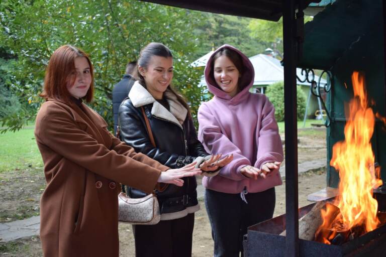 Дівчата на події